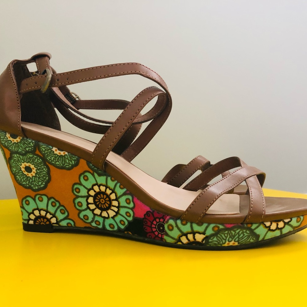 Fun floral print wedge heeled sandals!